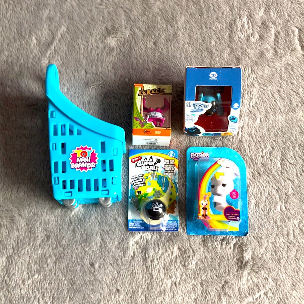 TOY Mini Brands! 5 pcs set!